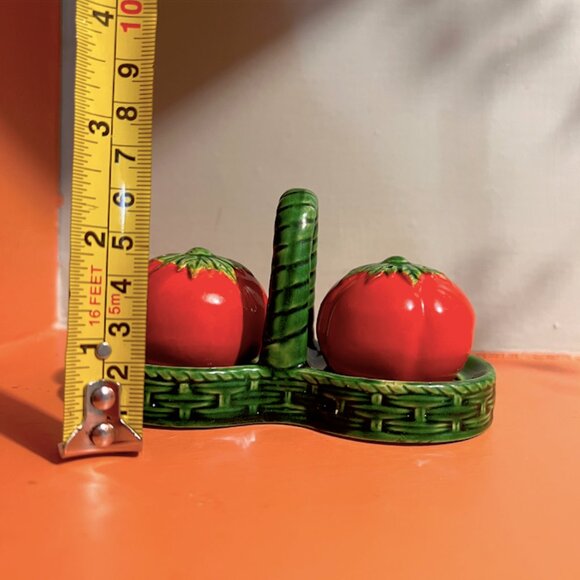 Vintage 40's Japanese Tomato Basket Salt and Pepper Shakers - Picture 2 of 8